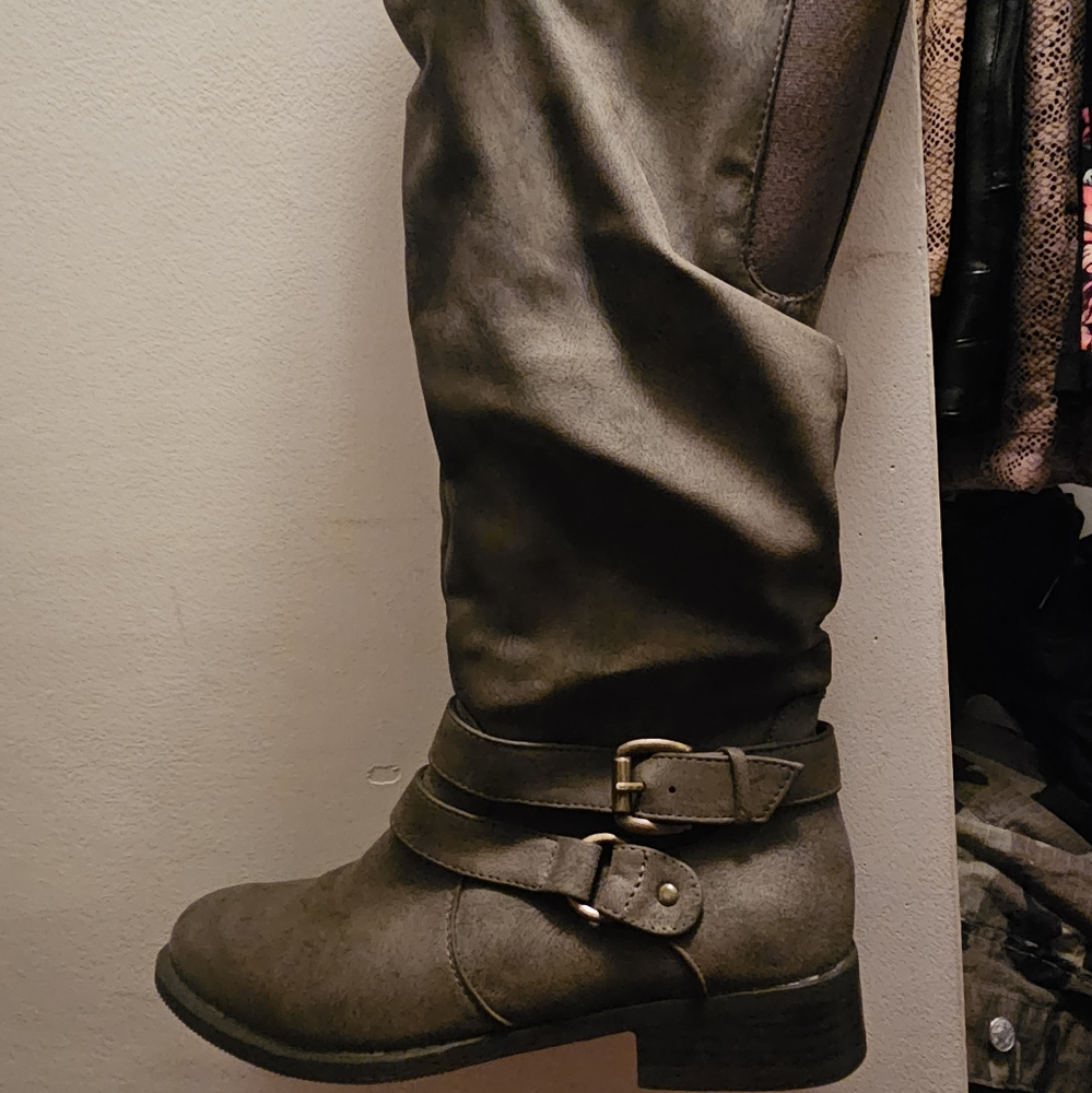 Grey boots